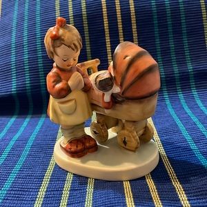 Goebel MJ Hummel “Doll Mother” #67